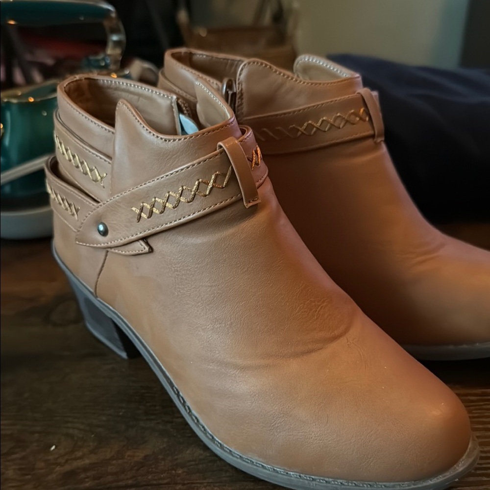 Tan Ankle Boots with Smooth Leather Finish